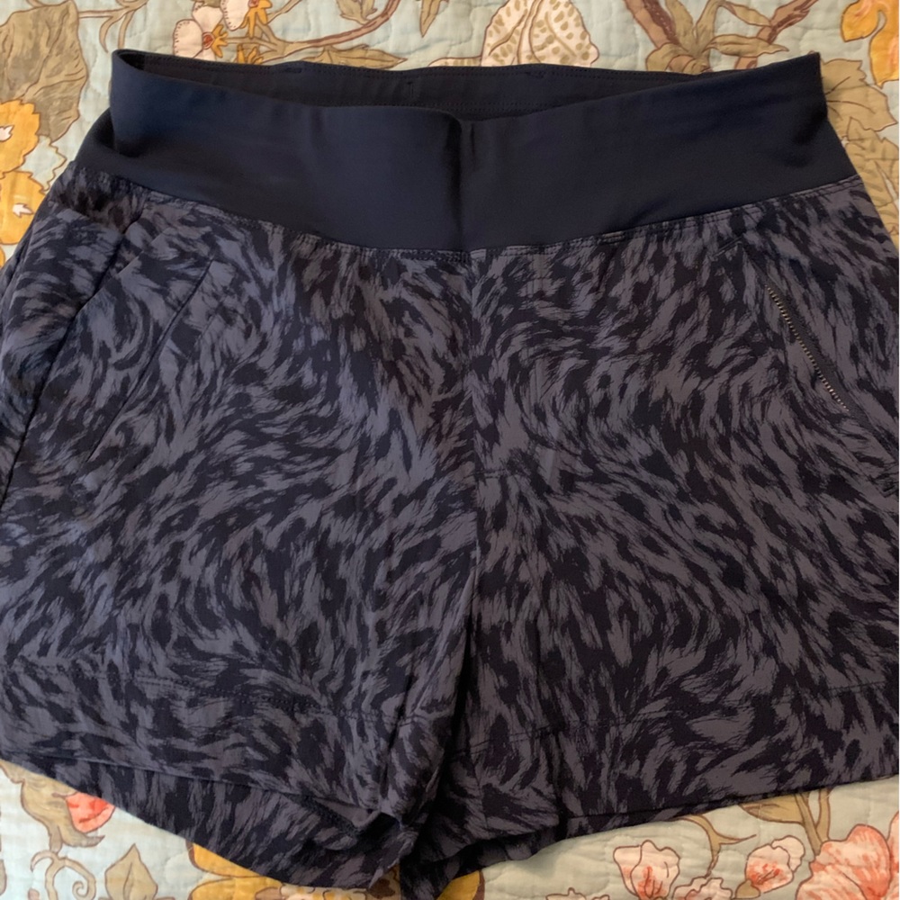 Athleta Trekkie North Shorts Size 10 EUC
